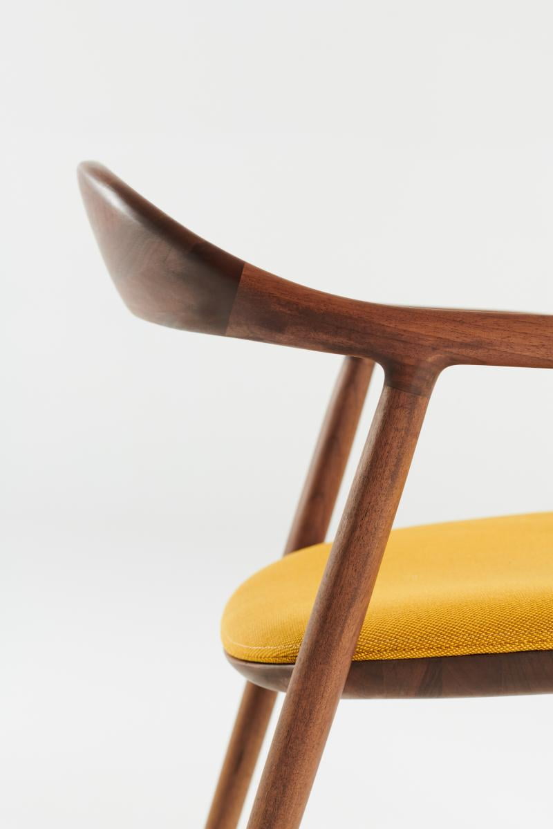 Artisan Neva Easy chair product foto zitting geel