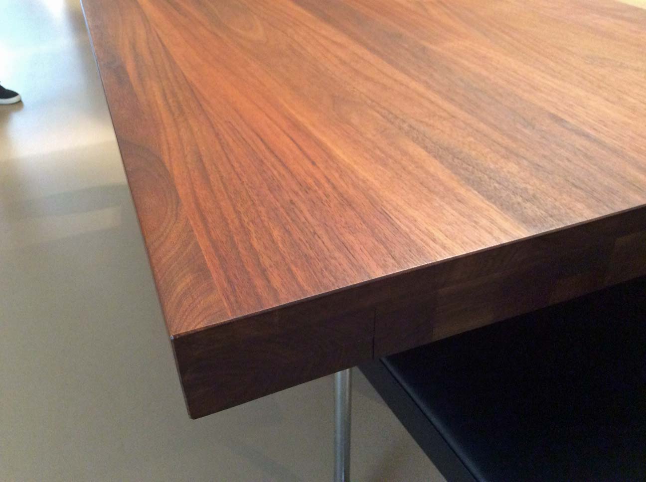 Sapura design tafel detail