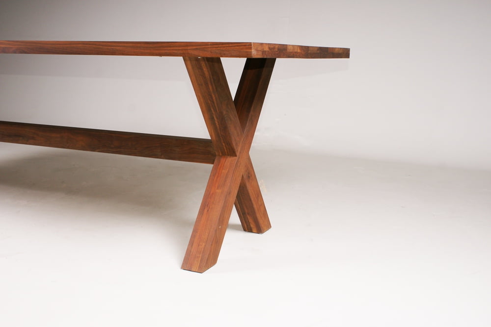 Notenhouten eetkamertafel