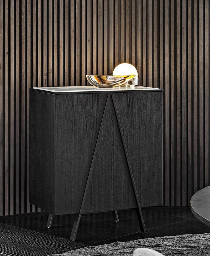 Minotti Easel