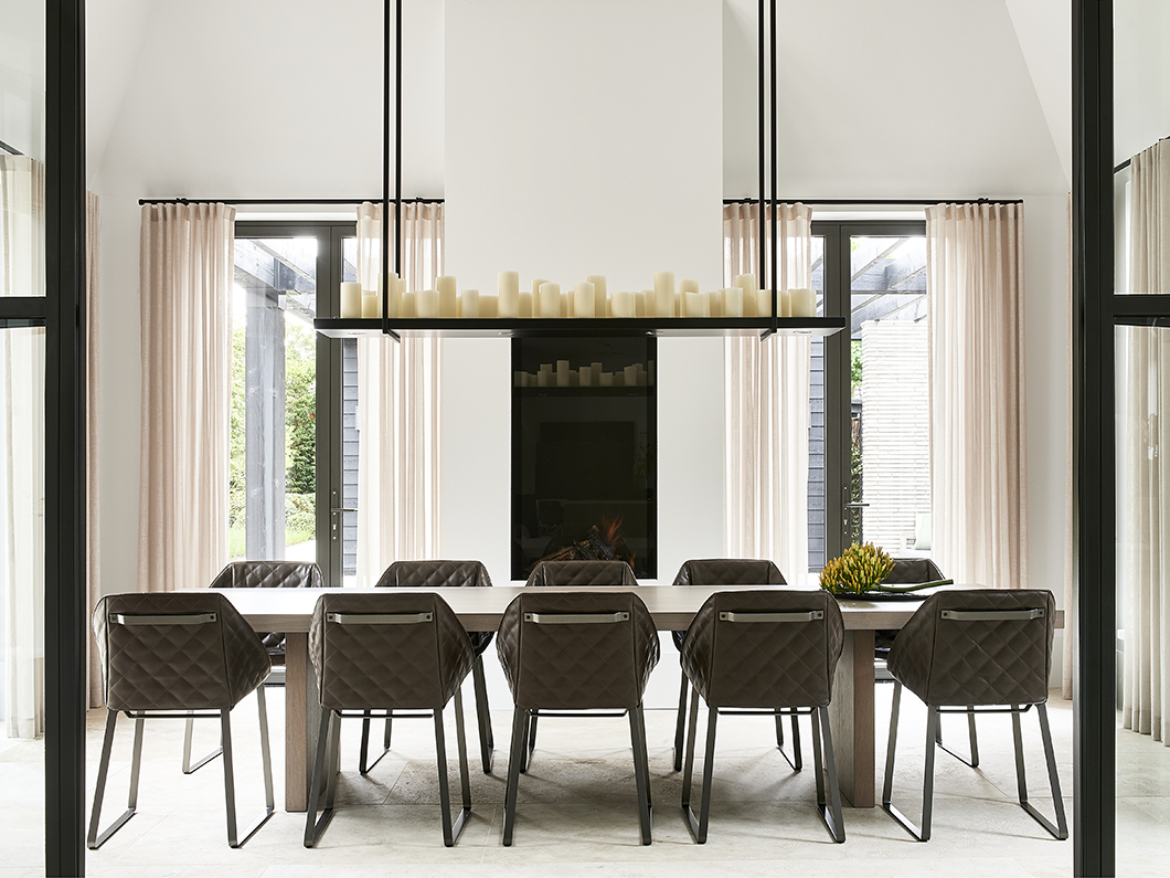 Piet Boon Kekke eetkamerstoelen aan tafel interieur sfeerfoto