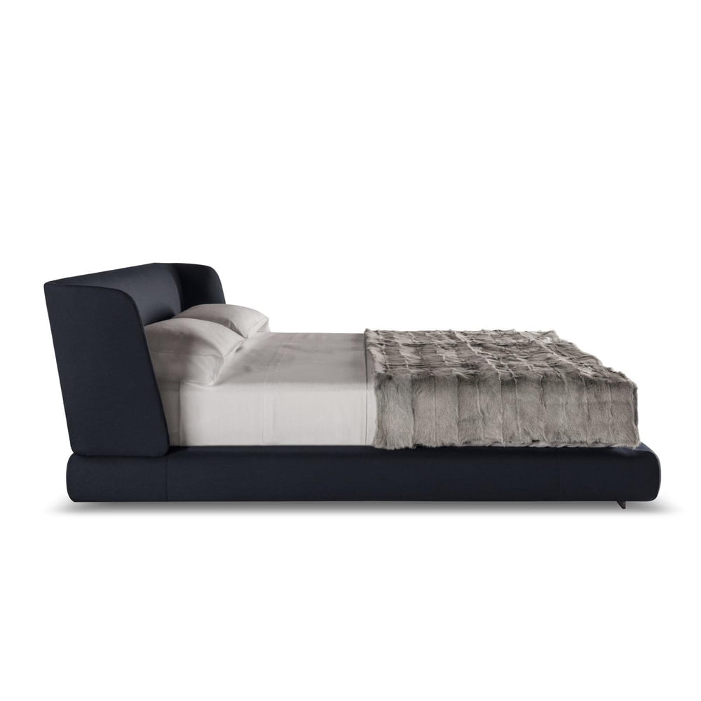 Minotti Reeves bed