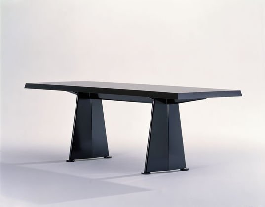 Vitra Trapeze tafel vrijstaand