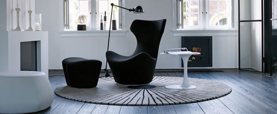 B&B Italia Papilio in zwarte stof als tijdloze design fauteuil 