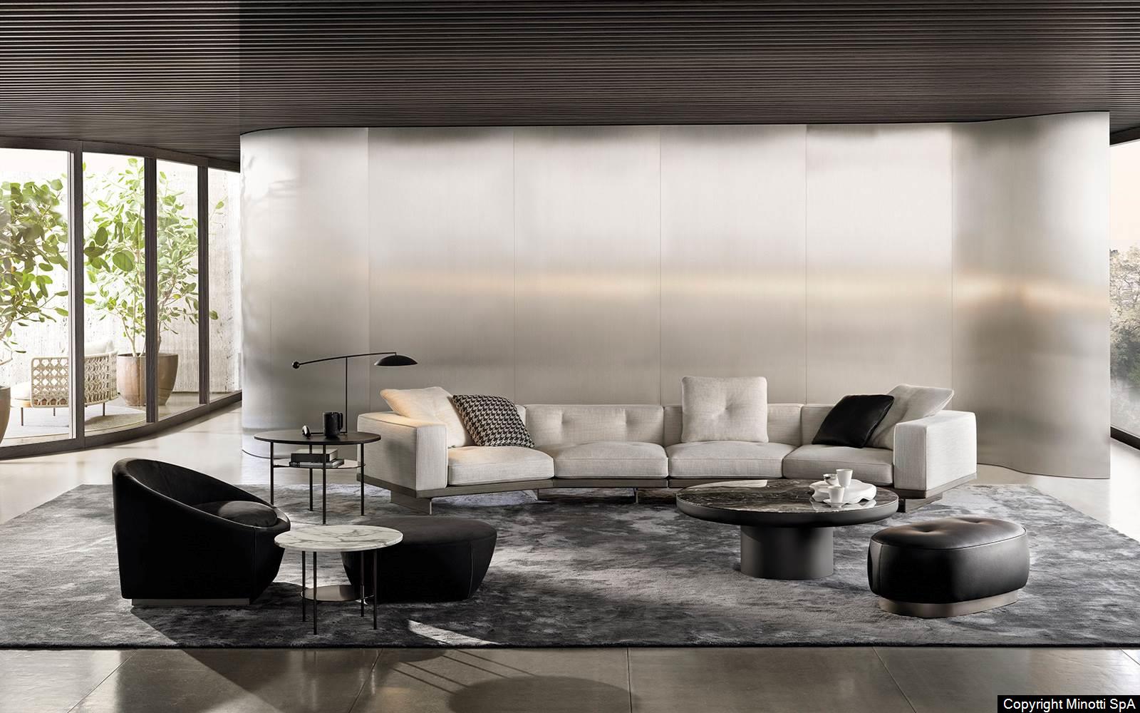 Minotti Dylan bank in lichte stof sfeerfoto interieur ontwerp Rodolfo Dordoni