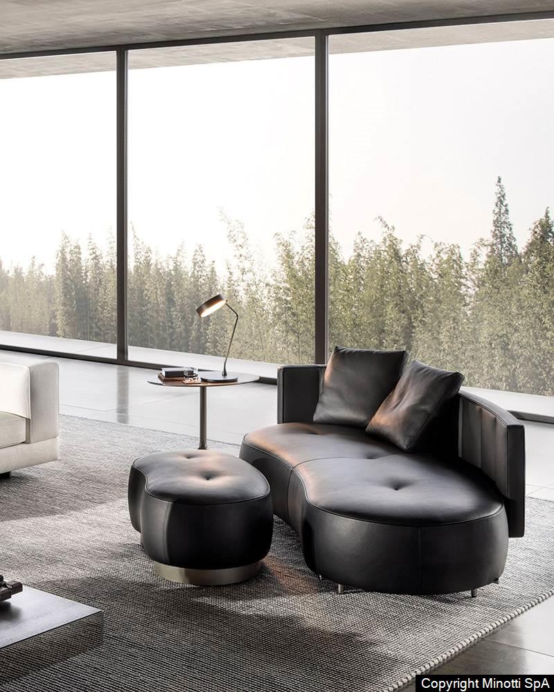 Minotti Tori Bold pouf interieur sfeerfoto lederen bekleding