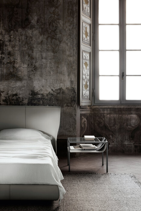 B&B Italia Quiet Lines bijzettafel sfeerfoto nachtkastje naast bed
