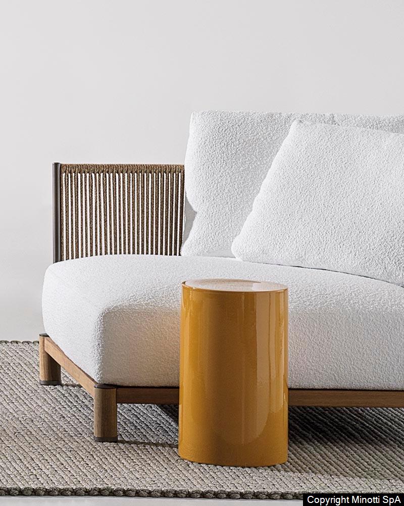Minotti Pilotis Ceramic outdoor sfeerfoto