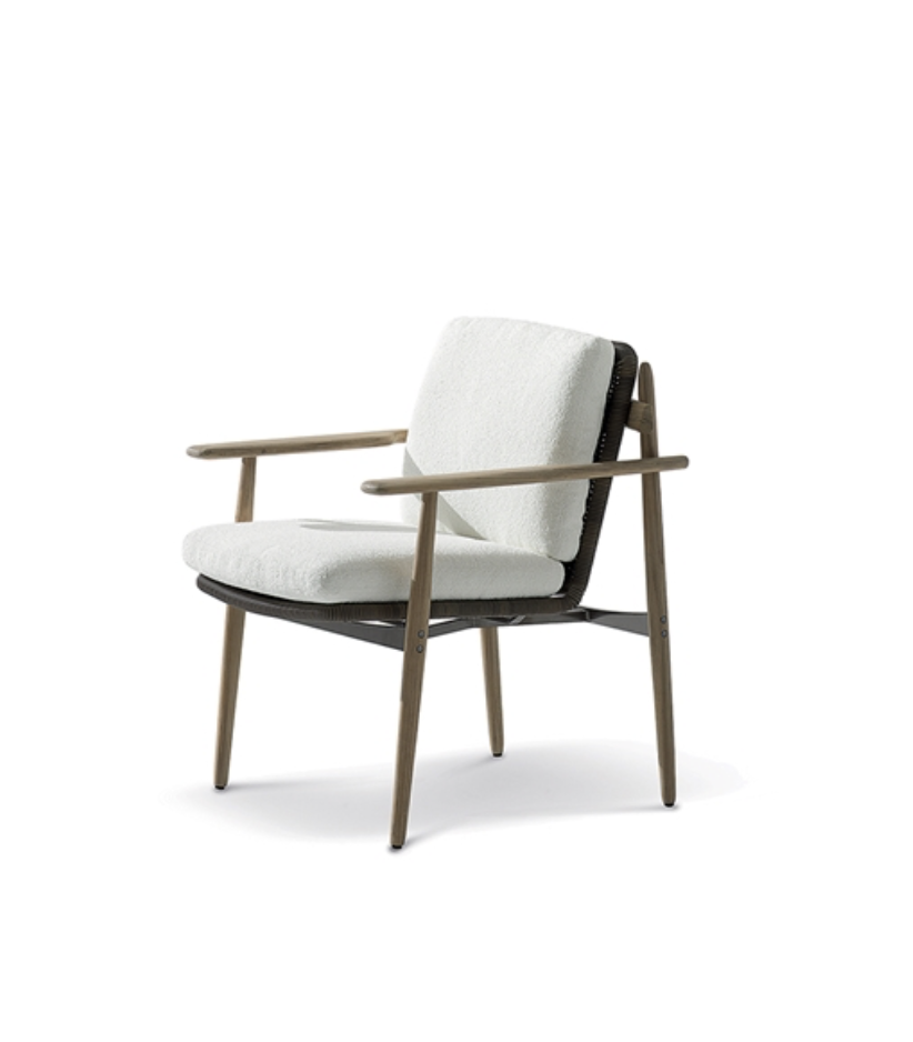 Minotti Trio Outdoor Dining product foto op wit buitenmeubelen