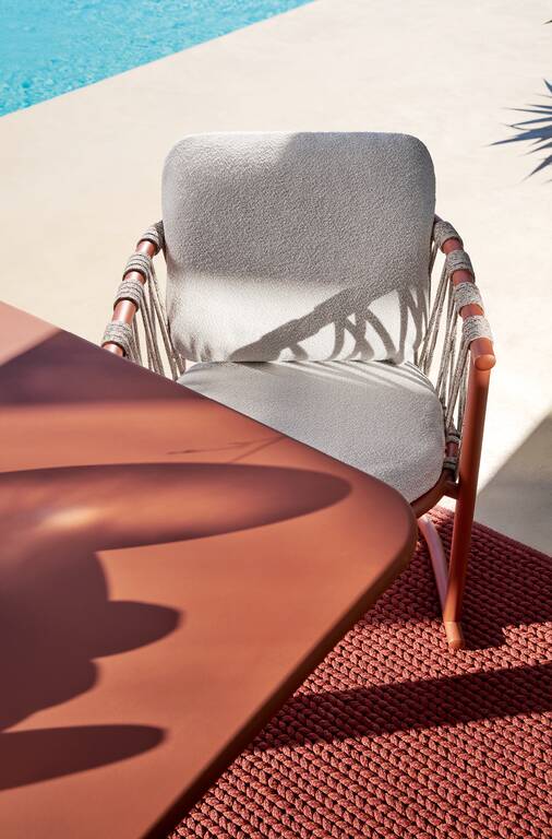 Cassina Trampoline chair sfeer outdoor