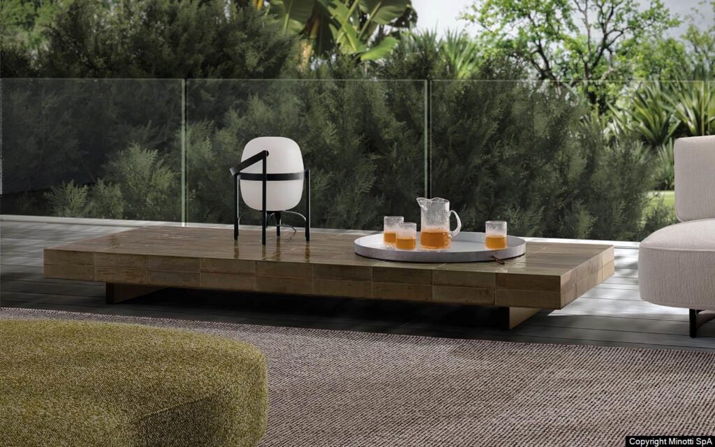 Minotti Andree outdoor salontafel sfeerfoto terras Hannes Peer
