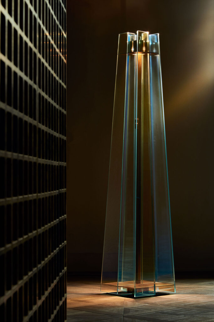 Henge Stalagmite lamp