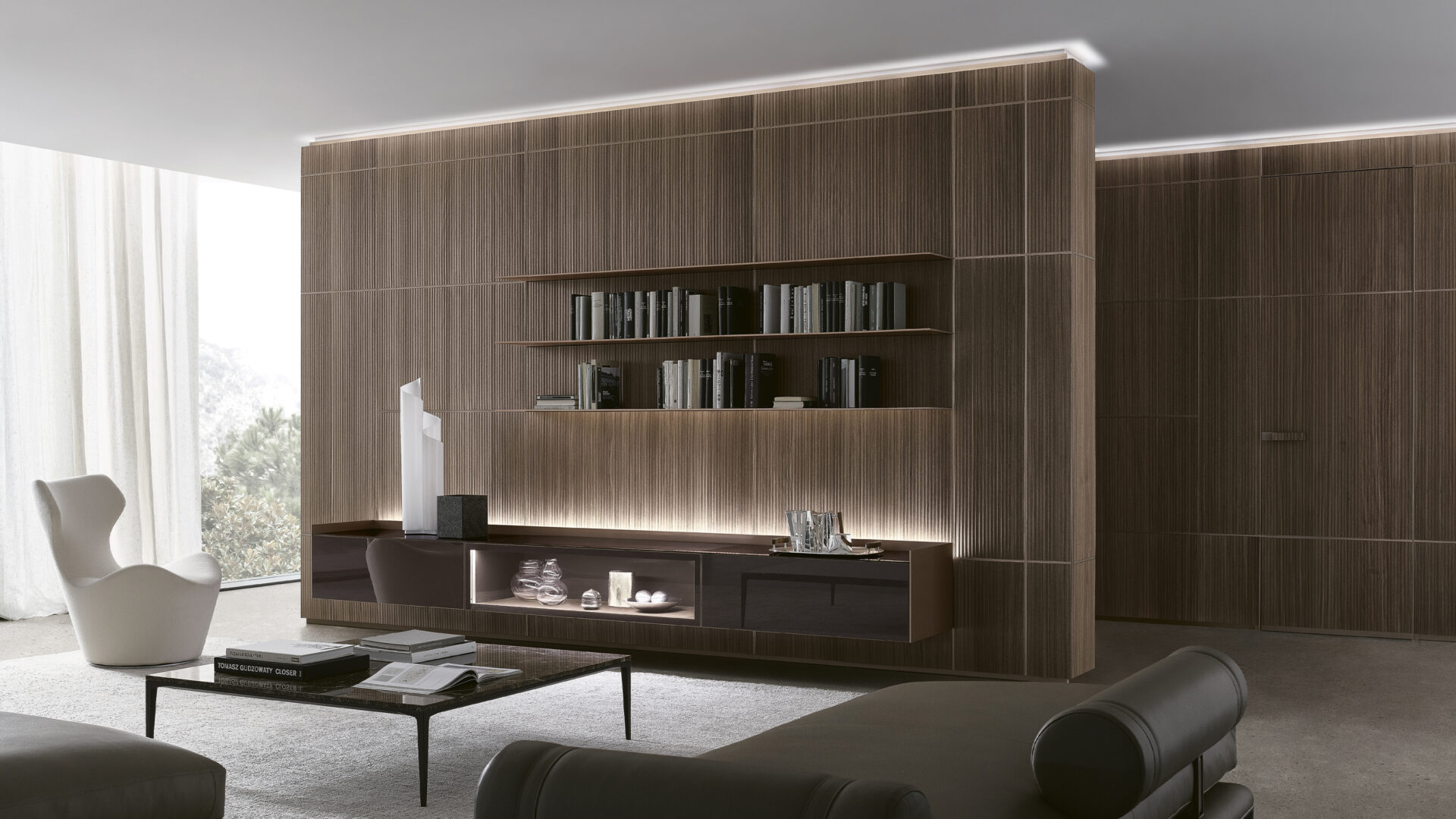 Luxe interieur, ontworpen met warme wandbekleding in gestructureerd hout