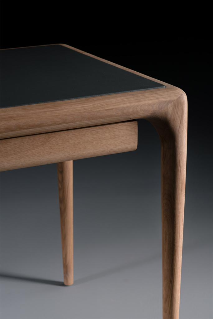 Artisan Latus Leather Desk productfoto